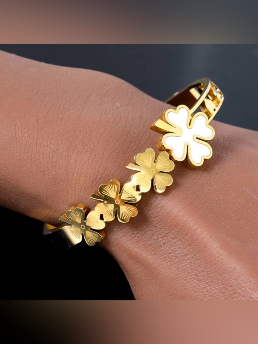 Women’s New gold-plated stainless steel Multi four-leaf clover cuff bracelet